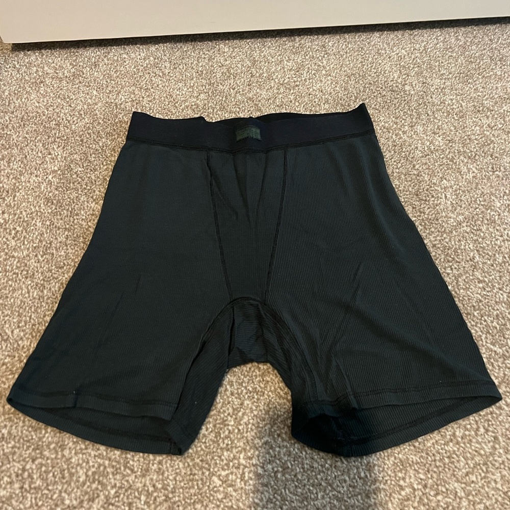 SKIMS women’s boyfriend boxer shorts forest green